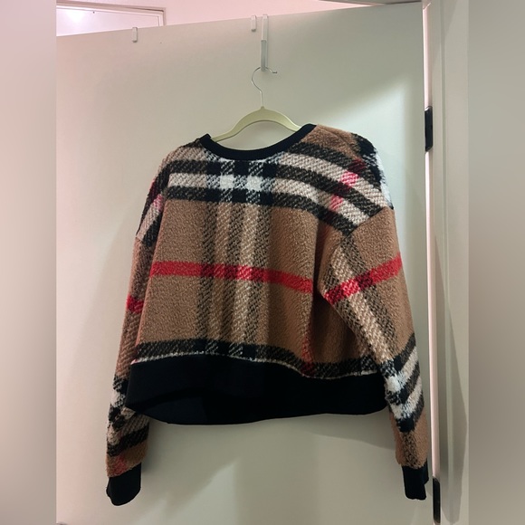 Burberry style crew neck sweater - crop - one size - thick - Picture 1 of 1